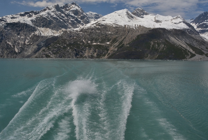 mountain scene on glacier bay